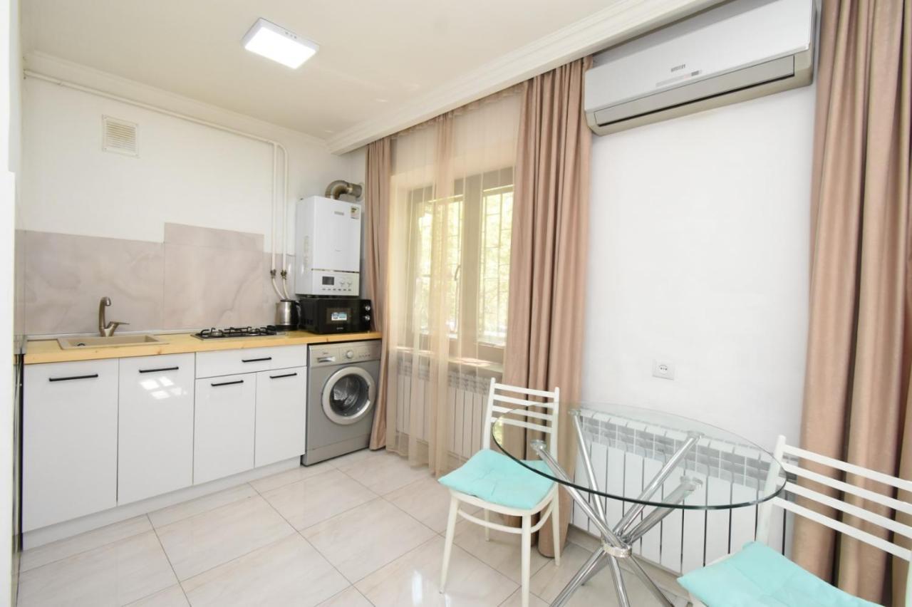 Cozy Apartment Near To The Metro H Kochar 19 Yerevan Luaran gambar